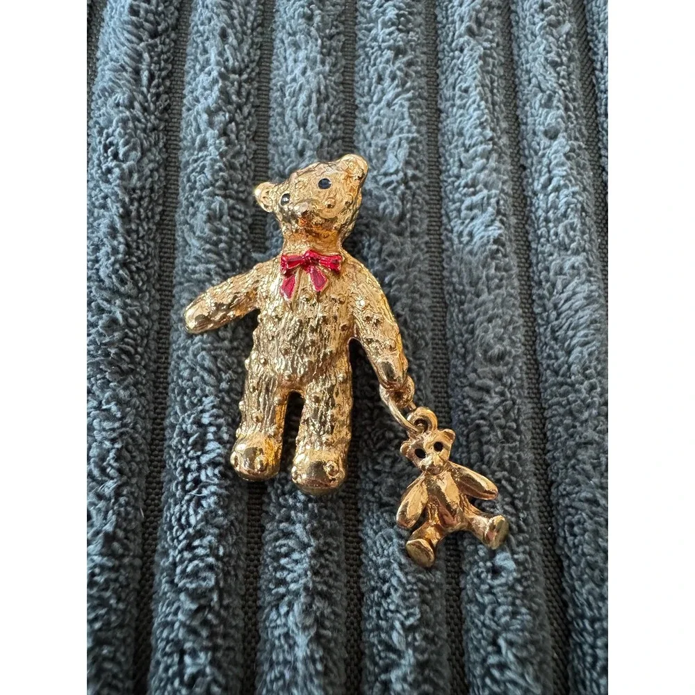Gold Tone Teddy Bear Mom and Baby Brooch‎ Pin Red Bow Rhinestone Eyes